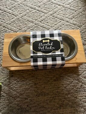New Wood Elevated Pet Feeder with Stainless Steel Bowls